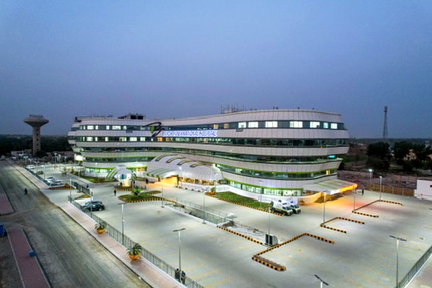 Changing The Culture Of Healthcare In <span class="italic font-normal text-[#C5DE7A]">Southern Punjab.</span>